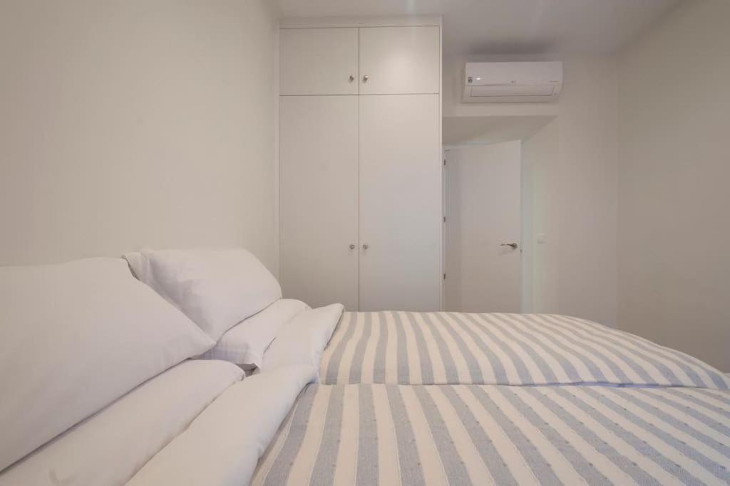 Hogar Del Lirio Apartment Granada Bagian luar foto