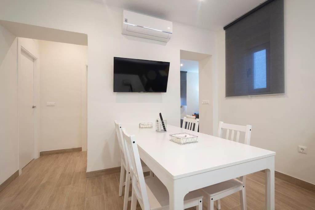 Hogar Del Lirio Apartment Granada Bagian luar foto